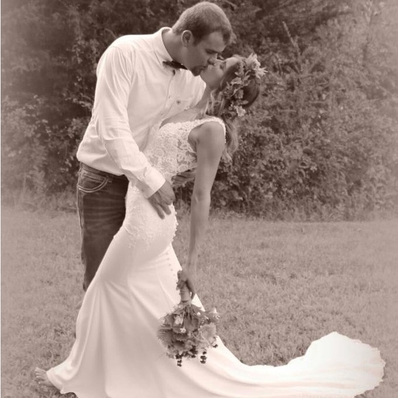 Mingie_xoxo is going live 🙌🏼🙌🏼 like this post to be notified when I go live 🎀🎀 - Picture 12 of 13